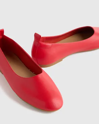Quince Quince | Women's Italian Leather Glove Ballet Flat in Cherry — Women Spring red Accessories