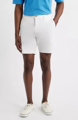 johnnie-O johnnie-O Nassau Chino Shorts in White — Men Winter white Shorts