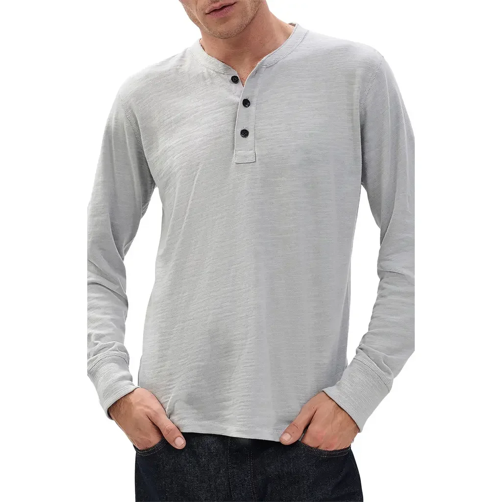 rag & bone rag & bone Classic Slim Fit Henley in Heather Grey — Men Winter silver Tops