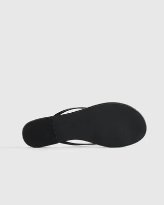 Quince Quince | Women's Italian Leather Flip Flops in Black — Women Winter black Accessories