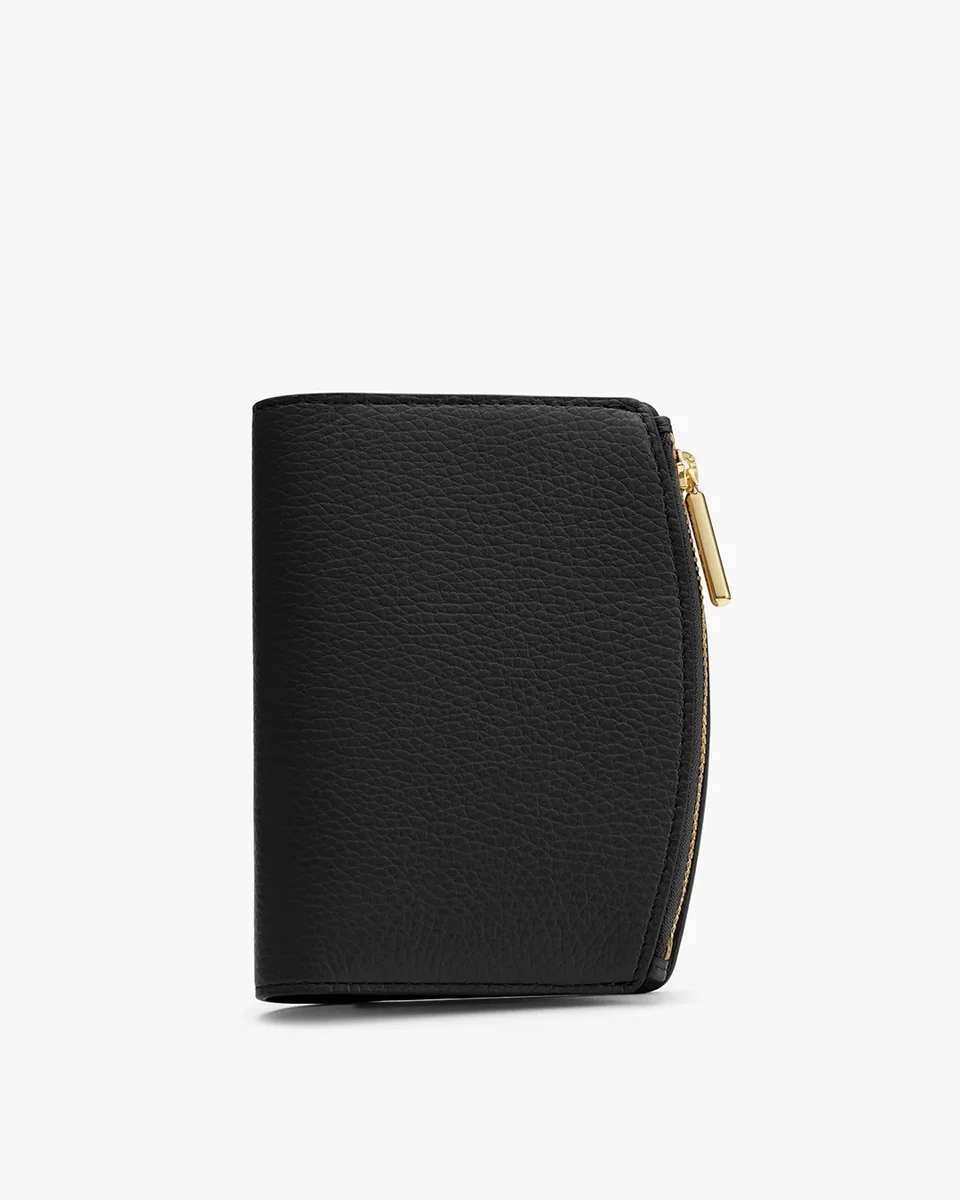 Cuyana Passport Wallet - Black / One Size in black — Winter black Bags