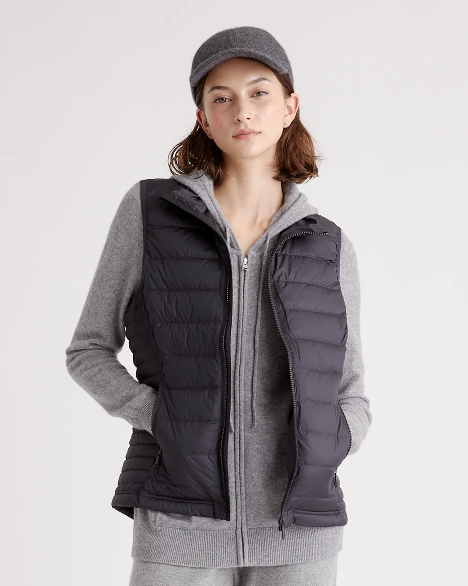 Quince Quince | Women's Lightweight Down Packable Puffer Vest in Black — Women Winter black Vests