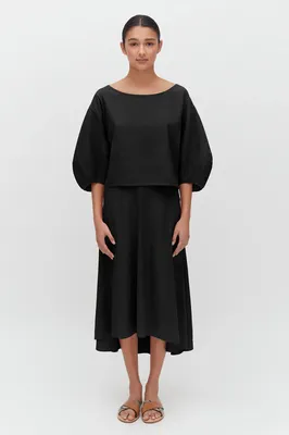 Cuyana Linen Boatneck Top - Honey / in black — Winter black Tops