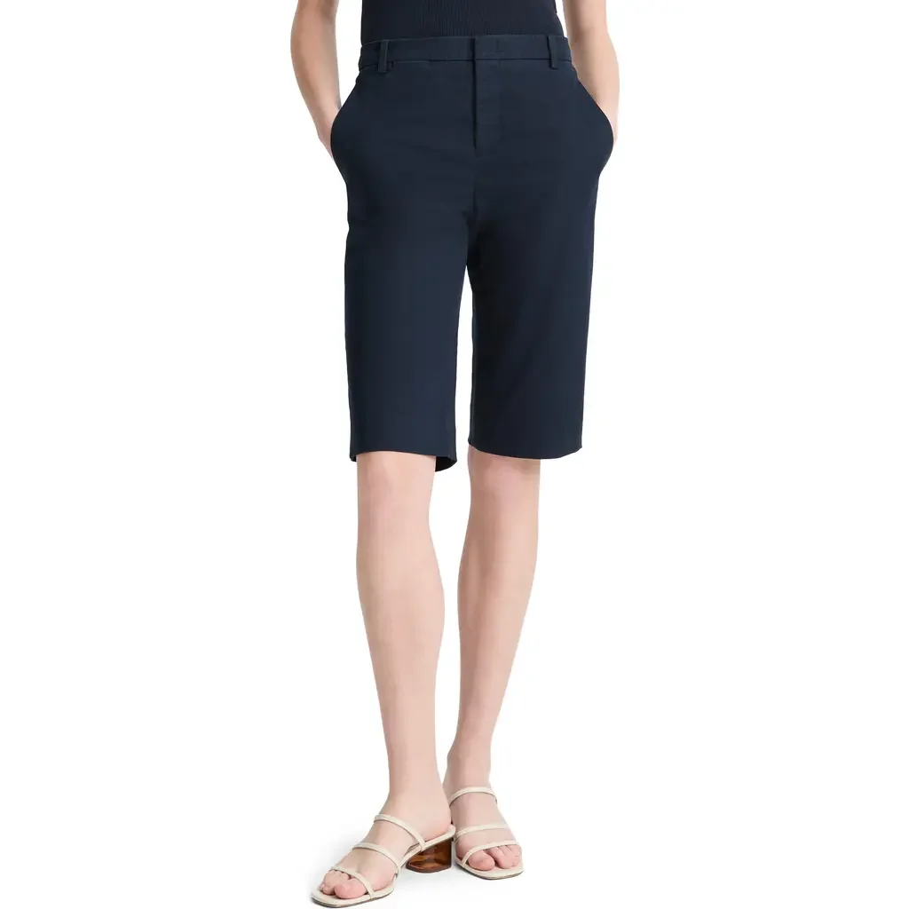 Vince Vince Avery Mid Rise Chino Shorts in Coastal — Women Winter black Shorts