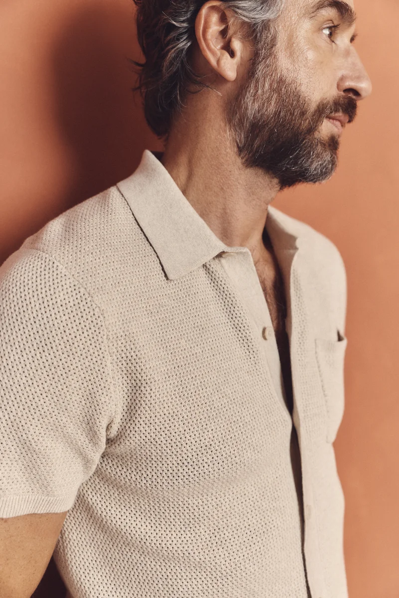 Quince Quince | Men's Mesh-Stitch Button-Up Sweater Polo in Speckled Beige — Men Spring ivory Polos