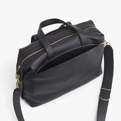 Cuyana Overnight Bag in black — Winter black Hand Bags