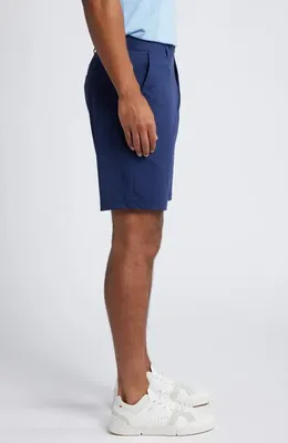 johnnie-O johnnie-O Fusionn Stretch Nylon Chino Shorts in Navy — Men Winter navy Shorts