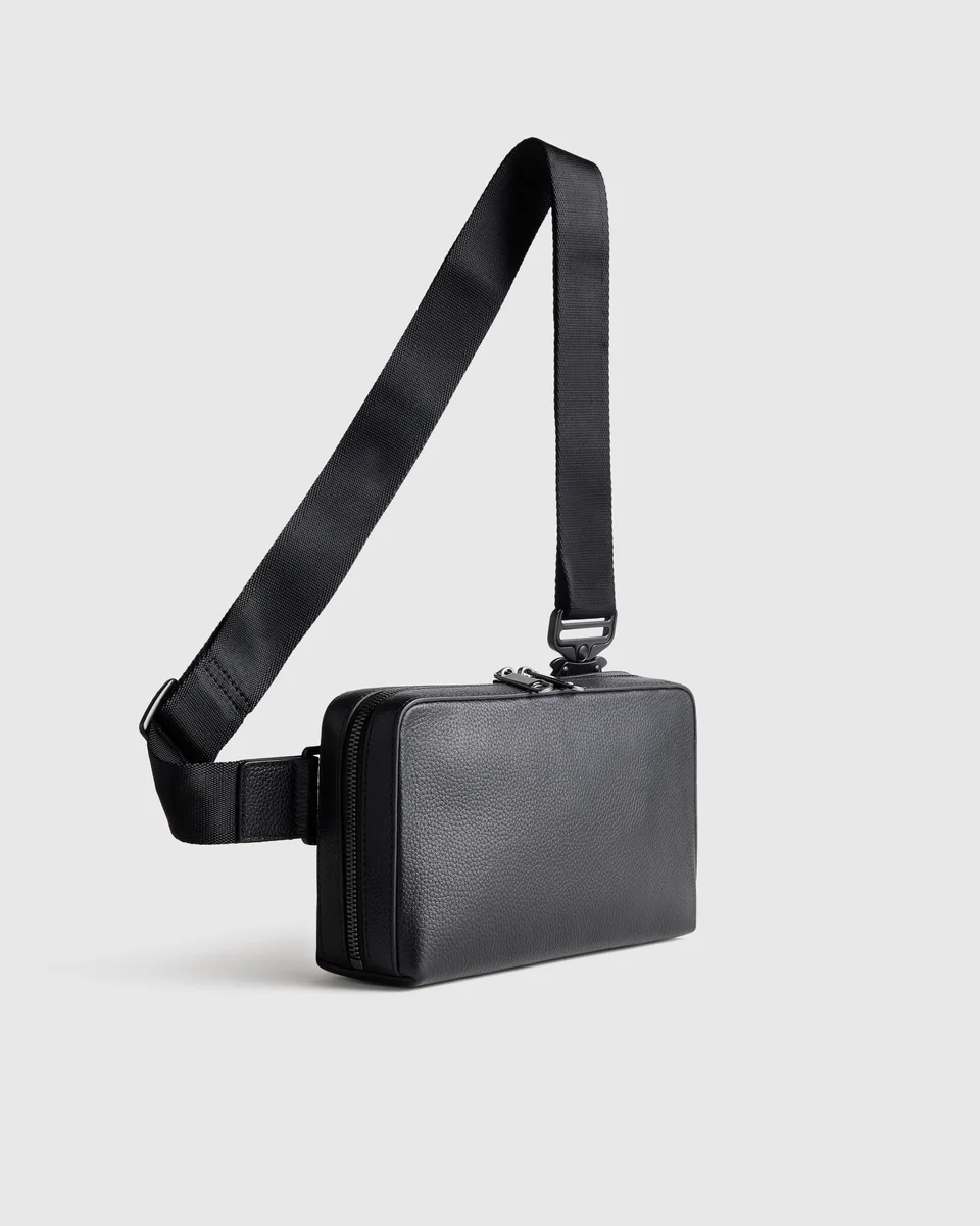 Quince Quince | Men's Excursion Italian Leather Sling in Black — Men Winter black Hand Bags