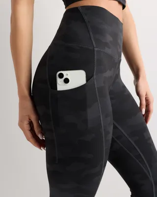 Quince Quince | Women's Ultra-Form High-Rise Pocket Legging in Black Camo — Women Winter black Athletic Pants