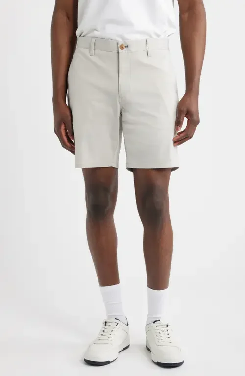 johnnie-O johnnie-O Jupiters Stretch Cotton Blend Chino Shorts in Seal — Men Winter white Shorts