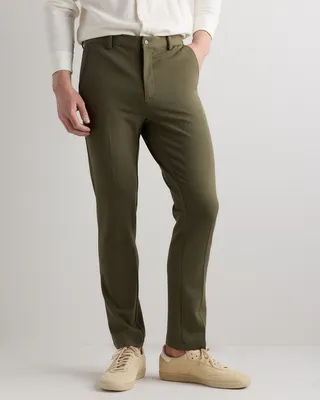 Quince Quince | Men's Ultra-Stretch 24/7 Smart Chinos Slim in Bayberry Olive — Men Autumn green Trousers & Chinos