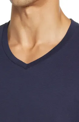 AG AG Bryce V-Neck T-Shirt in Deep Navy — Men Winter navy Tops