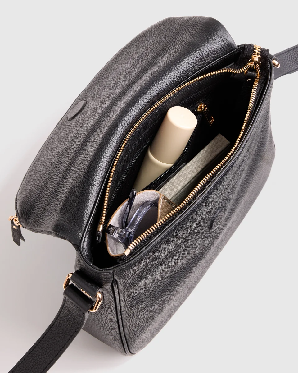 Quince Quince | Women's Italian Leather Foldover Crossbody in Black — Women Winter black Hand Bags