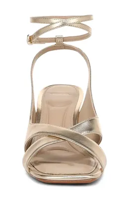 Vince Vince Lola Leather Sandal in Champagne — Women Spring ivory Shoes