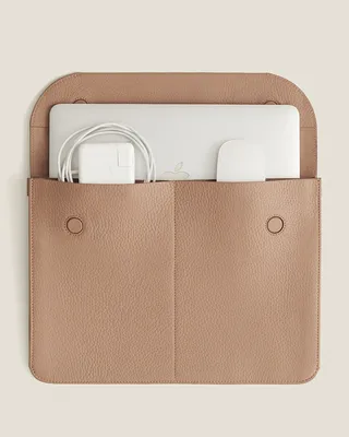 Cuyana Tech Carryall 16-inch in tan — Autumn tan Bags