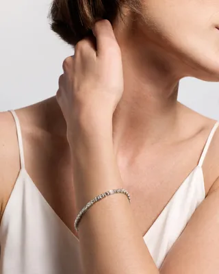 Quince Quince | Women's 14K Gold Lab Grown Diamond East-West Emerald Tennis Bracelet 10ctw in White Gold — Women Summer ivory Accessories