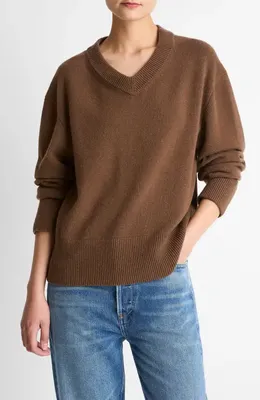 Vince Vince Wool & Cashmere V-Neck Sweater in Hazelnut — Women Autumn camel Sweaters & Knits