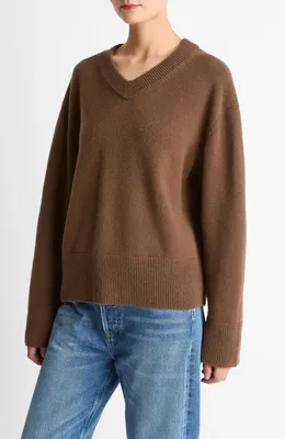 Vince Vince Wool & Cashmere V-Neck Sweater in Hazelnut — Women Autumn camel Sweaters & Knits
