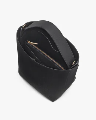 Cuyana Linea Bucket Bag - Cherry / One Size in black — Winter black Hand Bags