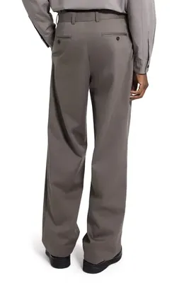 Theory Theory Relaxed Pleat in Moonsoft Cotton Blend Pants in Morel — Men Autumn grey Pants