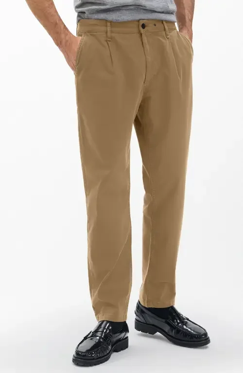 rag & bone rag & bone Evan Trim Fit Pleated Stretch Cotton Chinos in Bark — Men Autumn brown Pants
