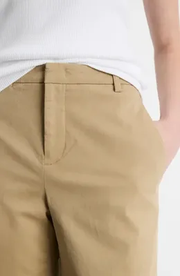 Vince Vince Avery Mid Rise Chino Shorts in Desert — Women Autumn beige Shorts