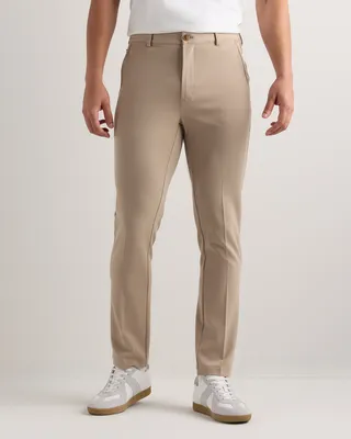 Quince Quince | Men's Ultra-Stretch 24/7 Smart Chinos Slim in Sand Dune — Men Spring beige Trousers & Chinos